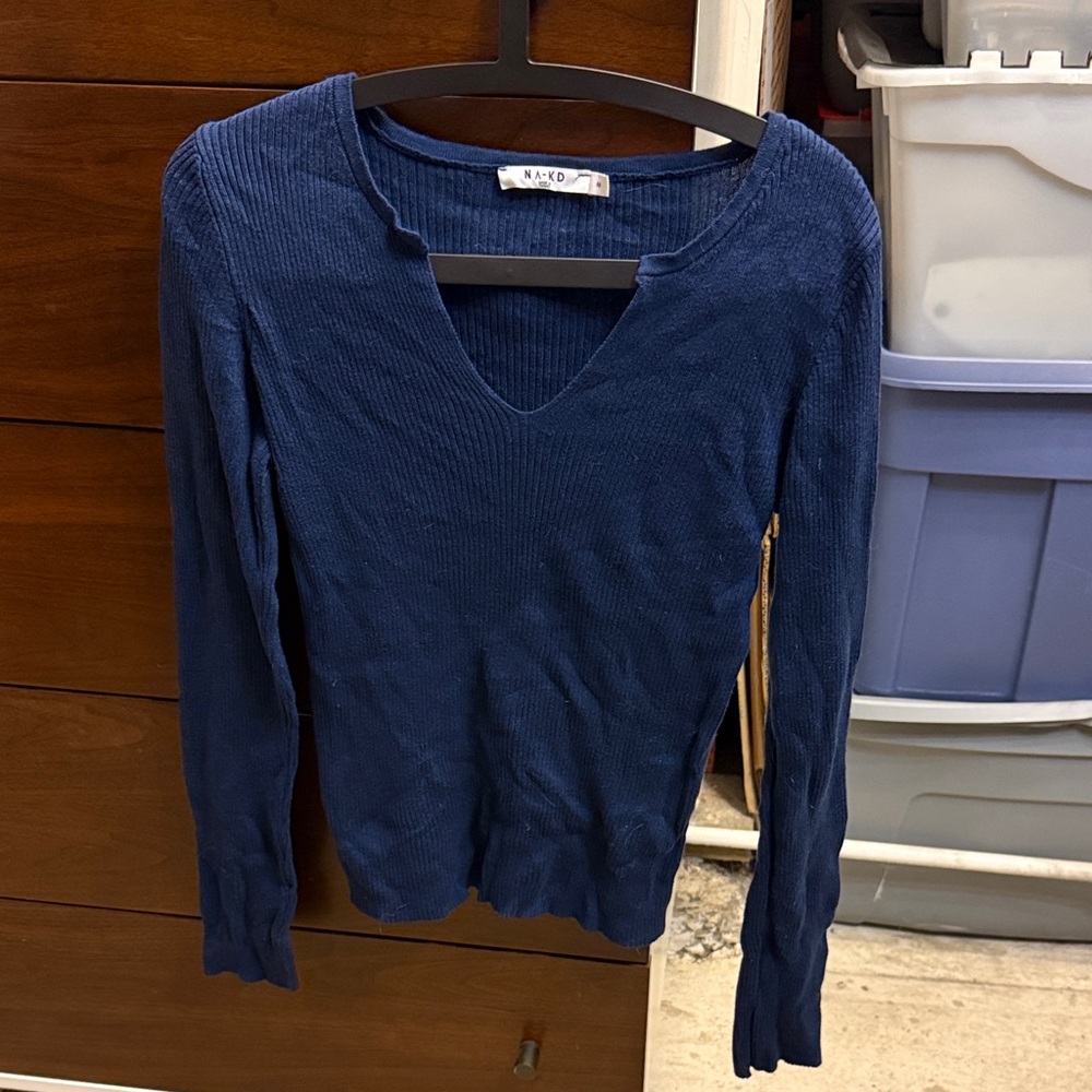 Navy V-Neck Long-Sleeve Knit Top